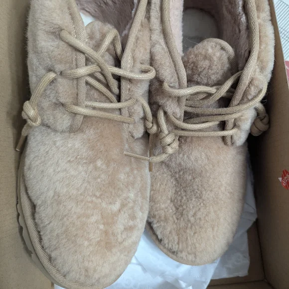 EUC UGG Neumel Cozy - Picture 3 of 7